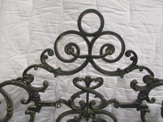 Frontgate Vineyard Arch Cast Metal Fire Screen