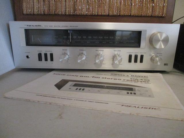 Realistic STA-430 AM/FM Stereo Receiver and Speaker