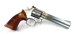 Excellent Smith & Wesson Model 686 (no dash) .357 Mag. 6" Stainless Revolver
