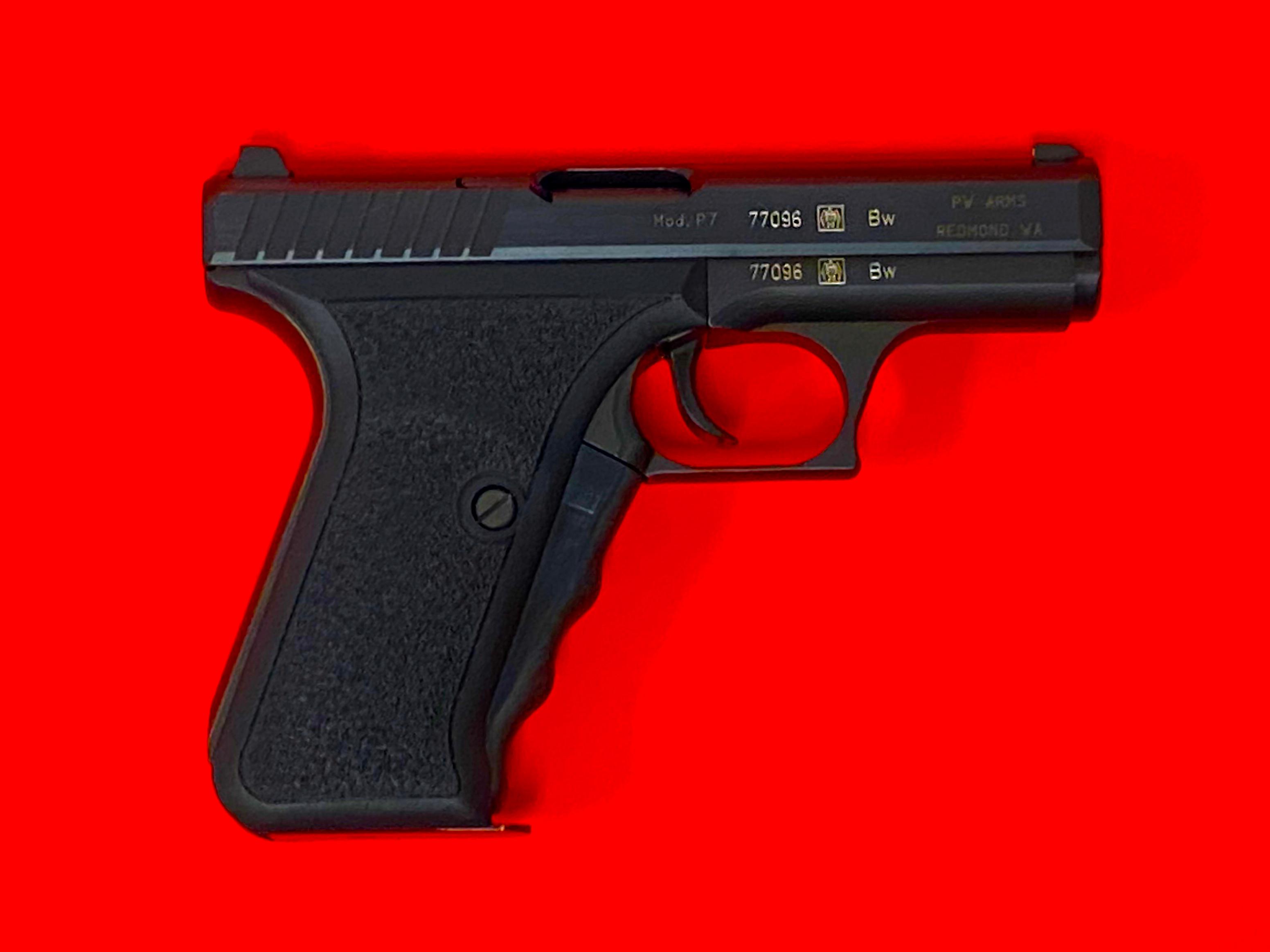 NIB Excellent Heckler & Koch Model P7 Bundeswehr Military Unissued Pistol in Box w/ Factory Target