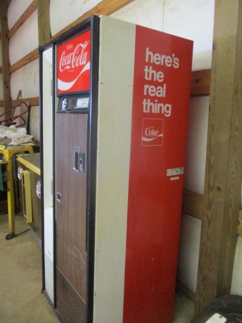 Vintage The Venas Co. Coca-Cola Pull Bottle Vending Machine