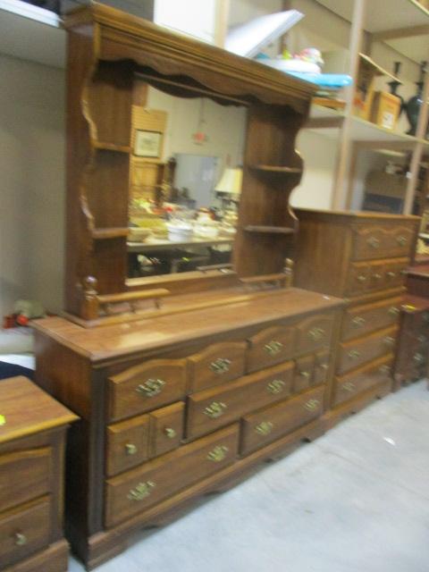 7-Drawer Dresser With Mirrored Hutch