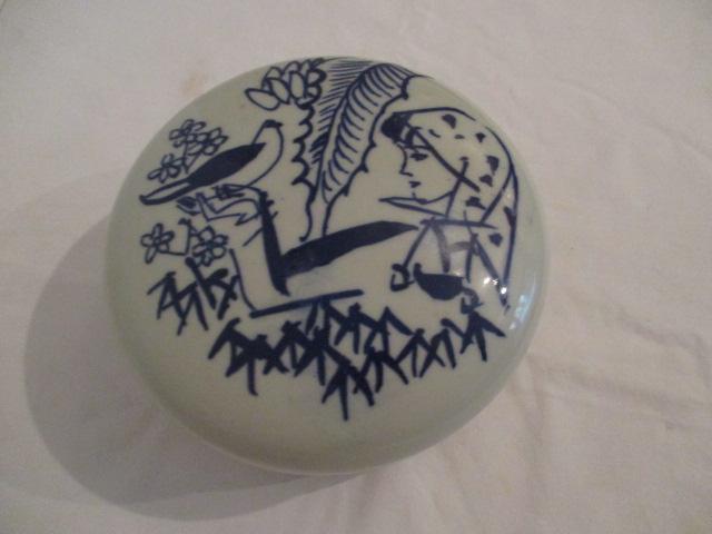 Chinese Pottery Covered Round Dish