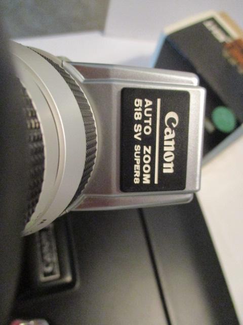 Canon 518 SV Super 8 Video Camera in Case and Bromine Lamp