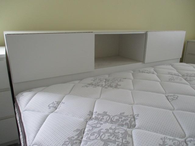 European Modern Style White Laminate King Size Platform Bed with Drawer Storage