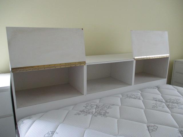 European Modern Style White Laminate King Size Platform Bed with Drawer Storage