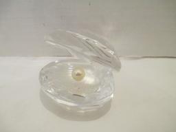 Crystal Art Glass Clam with Pearl