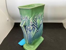 ROSEVILLE GREEN AND PURPLE CLEMANA VASE 123-7