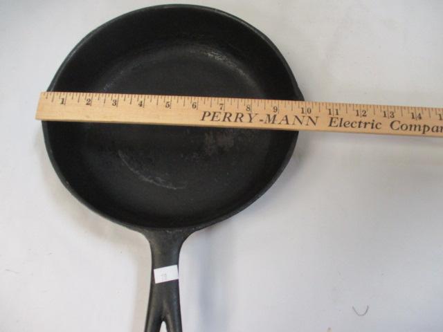 Cast Iron 9" Skillet