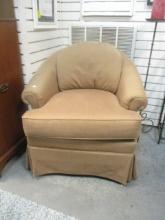 Fairfield Upholstered Barrel Back Chair