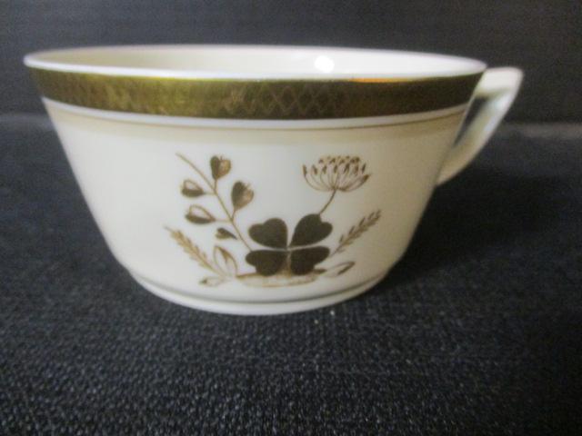 21 Pieces Royal Copenhagen "Golden Clover" China