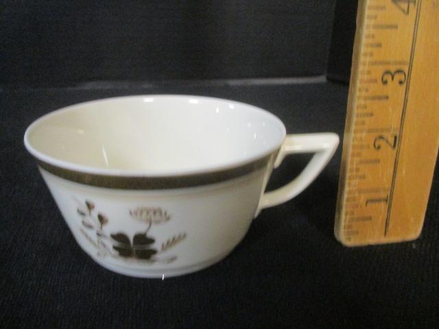 21 Pieces Royal Copenhagen "Golden Clover" China