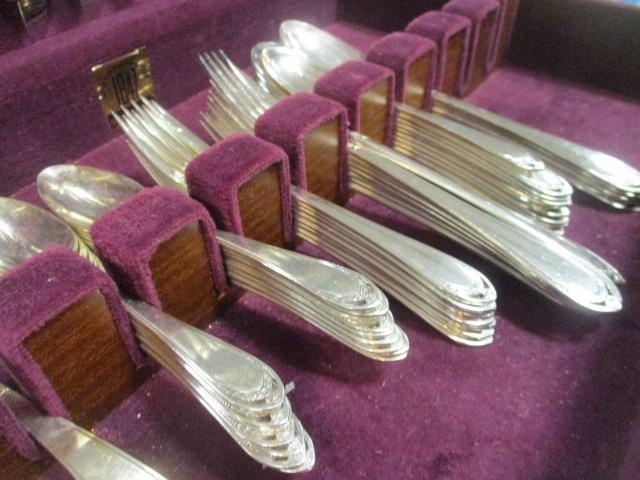 Silverplated Flatware in Wood Silver Saver