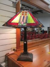 Arts and Craft Style Stained Glass Table Lamp