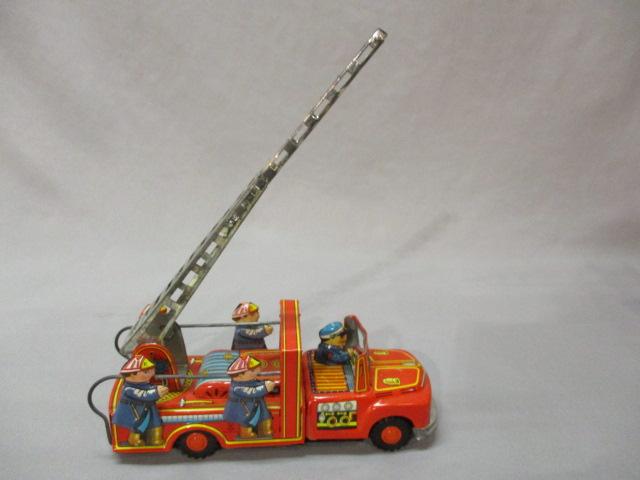 Tin Friction Fire Ladder Truck w/Original Box - Made In Japan