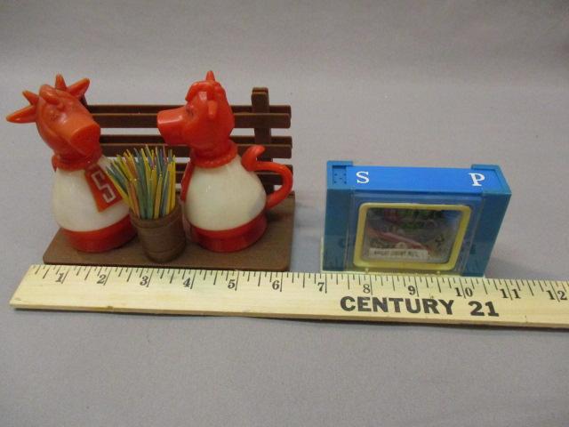 2 Vintage Plastic Salt & Pepper Shakers