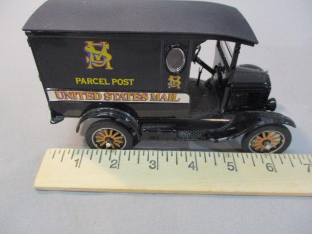 1998 Danbury Mint 1925 USPS Diecast Truck w/8 Mail Bags