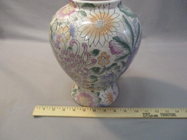 Oriental Chinese Vase 10 1/2"