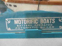 Boaterific Motorific Boats Battery Operated Barracuda Boat w/Automatic Bailer - By IDEAL