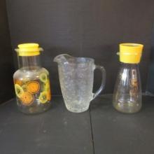 Midcentury Clear Glass Pitcher with Raised Daises, Pyrex 2 Quart Juice Carafe with Lid