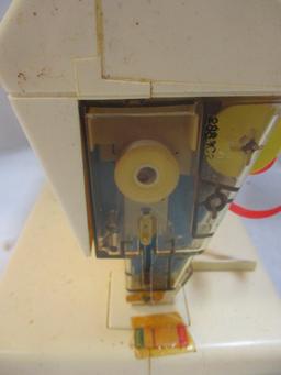 Mattel Sew Perfect 1976 Toy Sewing Machine