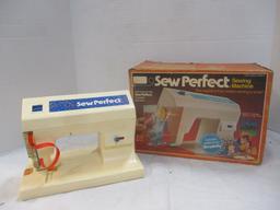 Mattel Sew Perfect 1976 Toy Sewing Machine