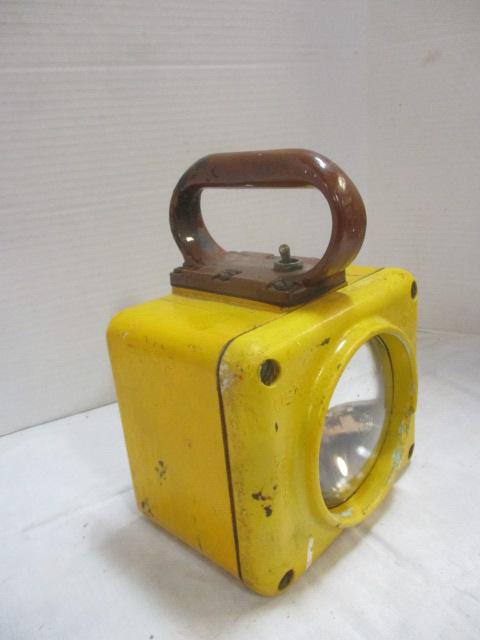 US Navy NM WWII Battle Lantern