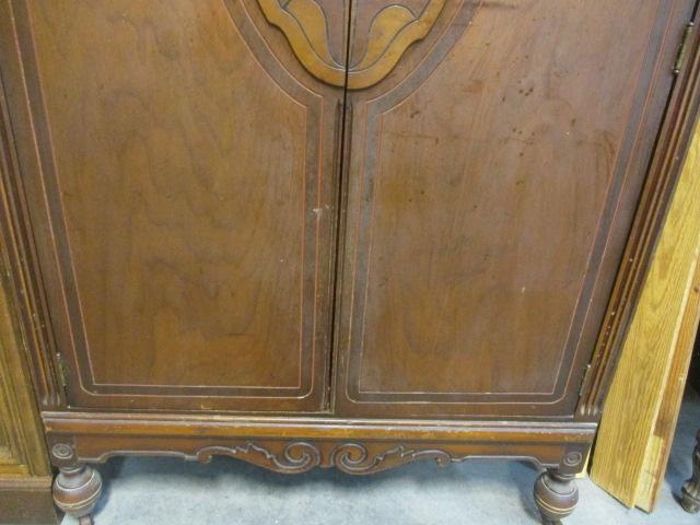 Antique 2 Door/2 Drawer Wardrobe w/intricate carving