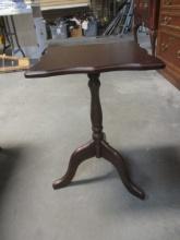 Queen Ann Style Occasional Table