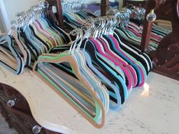 85+/- Velvet Non Slip Hangers