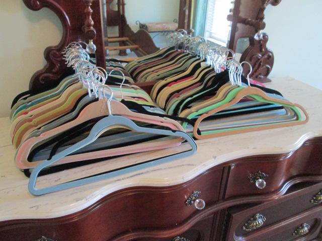 85+/- Velvet Non Slip Hangers