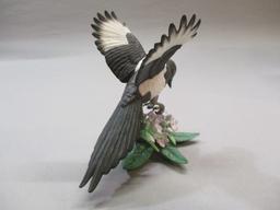 2002 Lenox "Black Billed Magpie Fine Porcelain Bird Figurine 5 1/2"