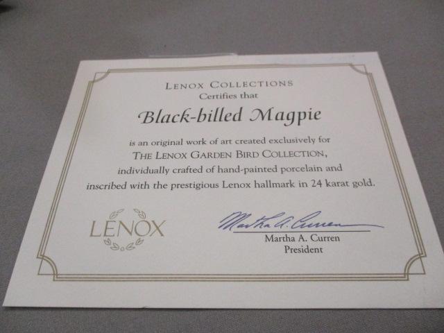 2002 Lenox "Black Billed Magpie Fine Porcelain Bird Figurine 5 1/2"