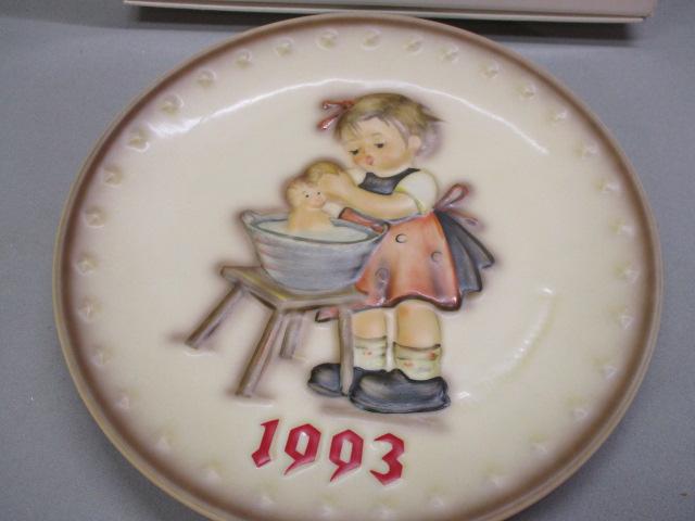 1993 23rd Edition MJ Hummel Annual Plate 7 1/2" w/Original Box