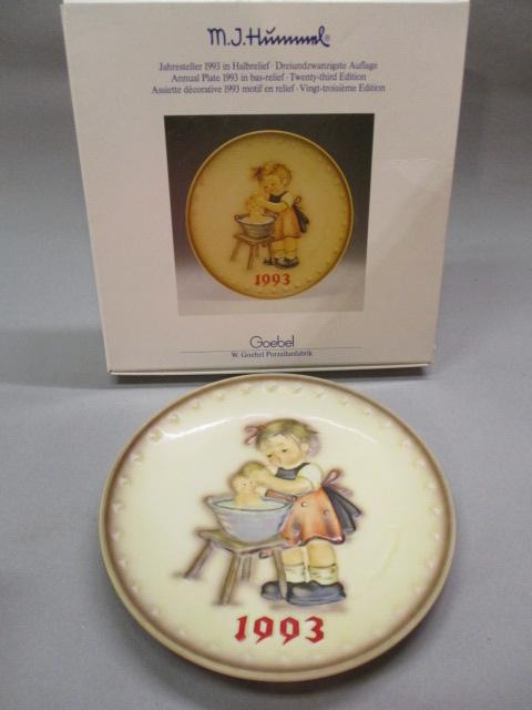 1993 23rd Edition MJ Hummel Annual Plate 7 1/2" w/Original Box