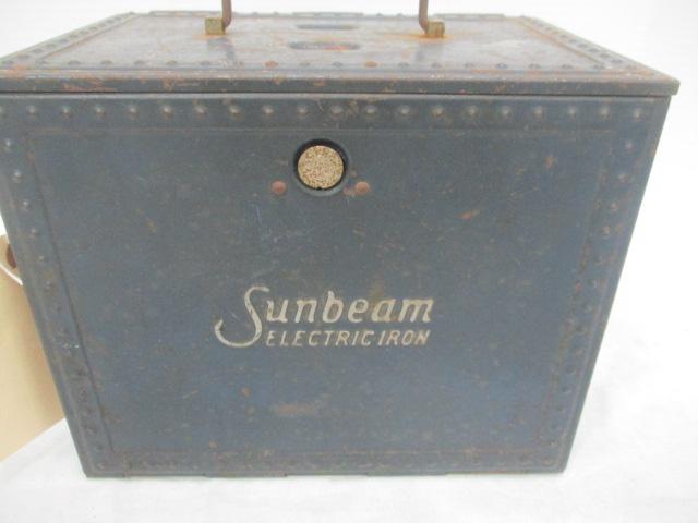 Sunbeam Flat Iron w/Stand in Metal Carrying Case Electric