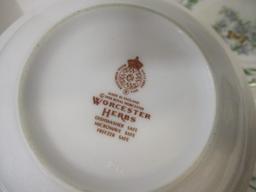 Royal Worcester Plates (2) 10" & Bowls (2) 6 1/2"
