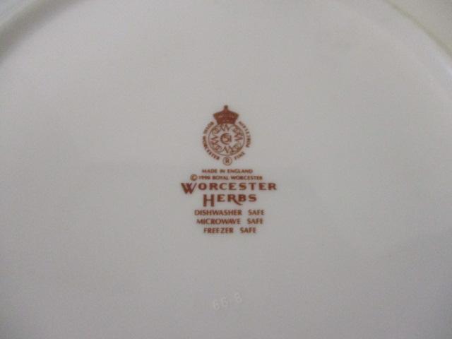 Royal Worcester Plates (2) 10" & Bowls (2) 6 1/2"