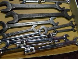 Snap-On Tools: 5 Combo. Flex-head Ratchet/Open End Wrenches; Stretch Belt Remover; Offset Box Wrench