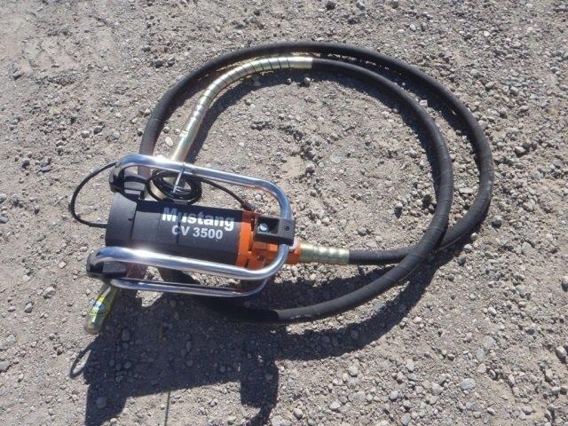 Unused Mustang CV 3500 Concrete Vibrator,