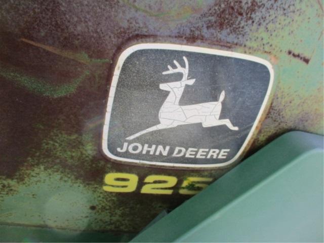 John Deere 925F Platform,