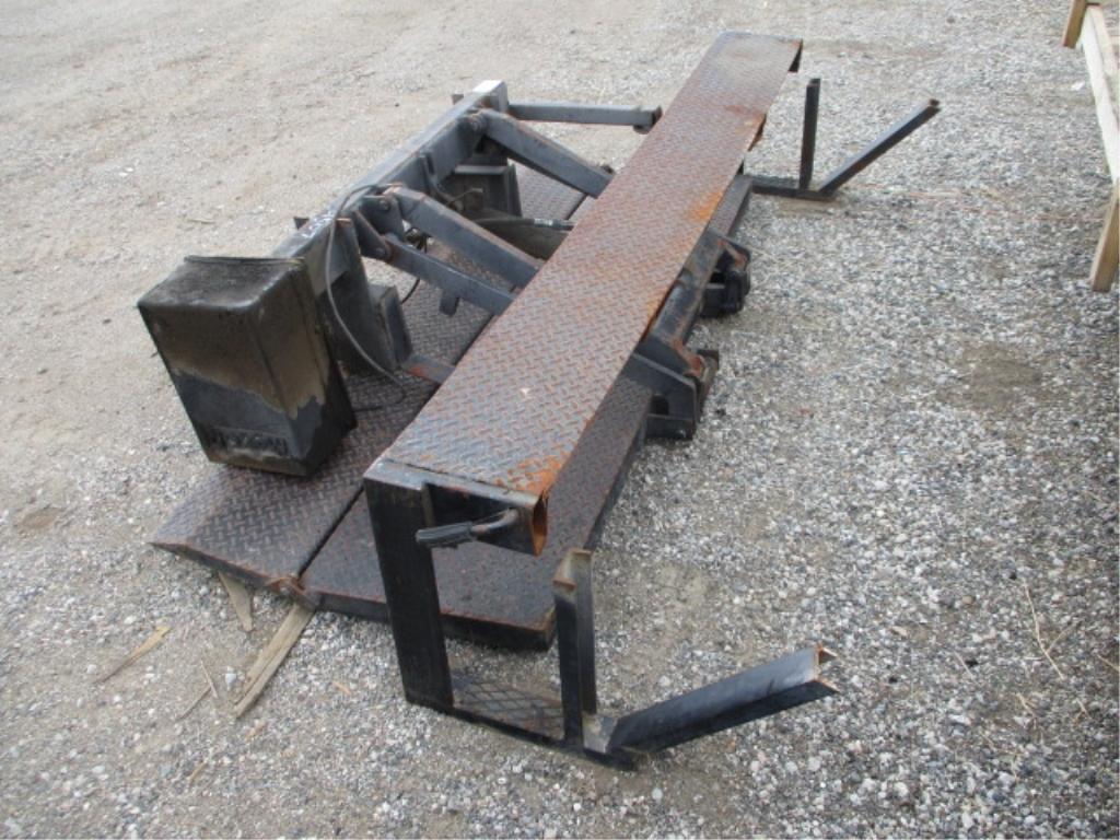 Maxon 72-150 Tuck-Away Lift Gate,