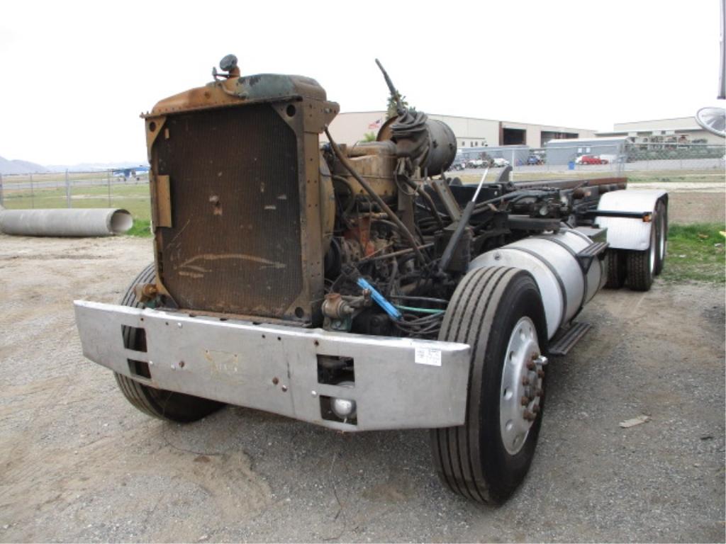Volvo T/A Roll-Off Truck,