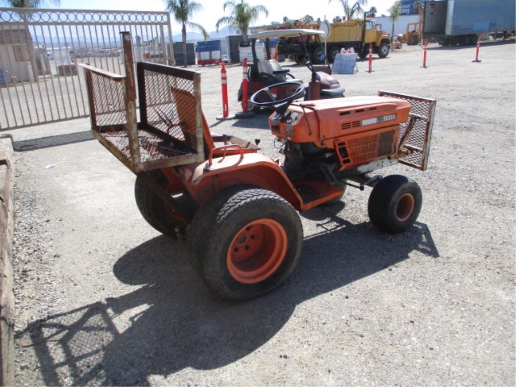 Kubota B6200 Utility Tractor,