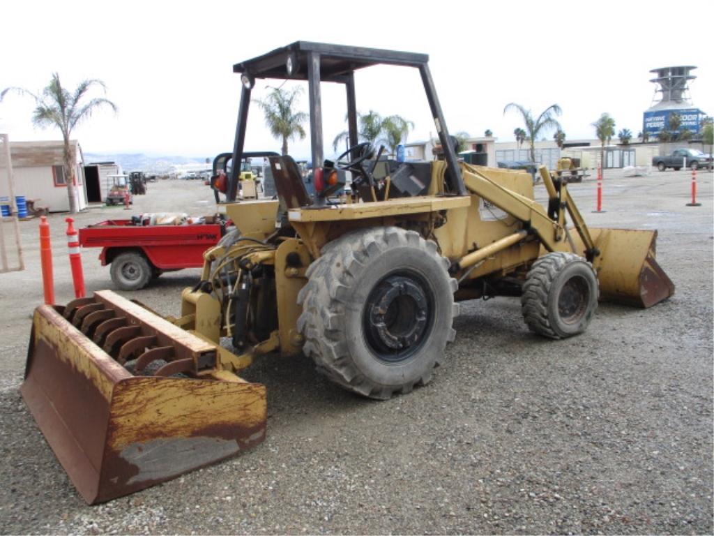 Case 480F Skip Loader,