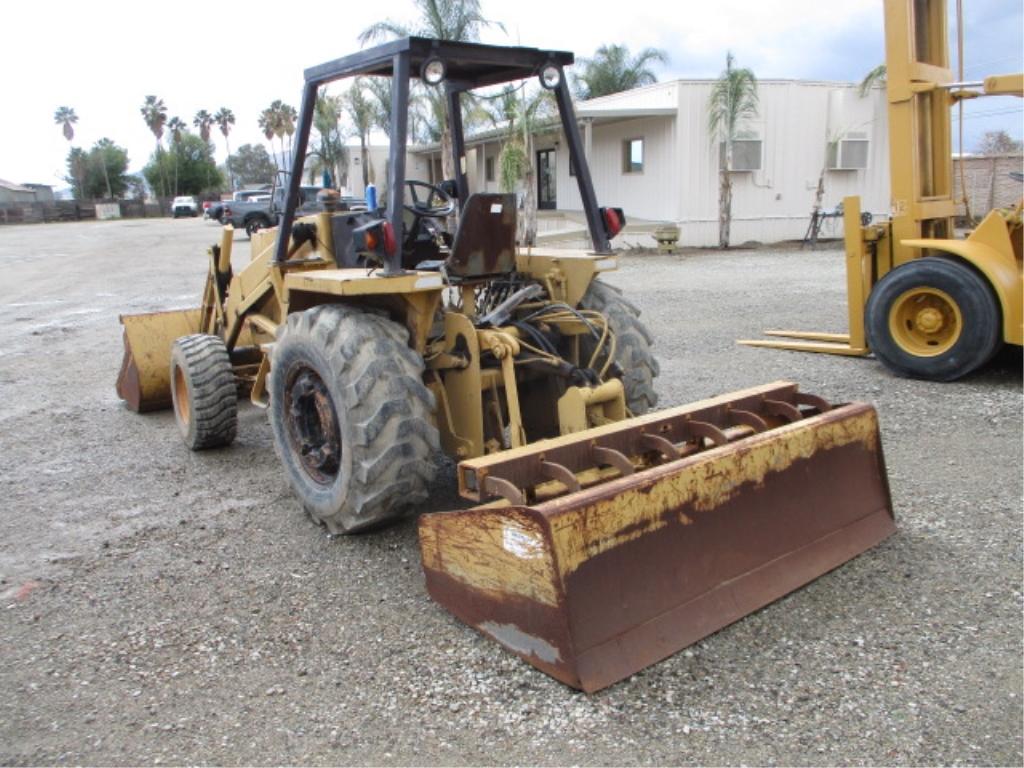 Case 480F Skip Loader,