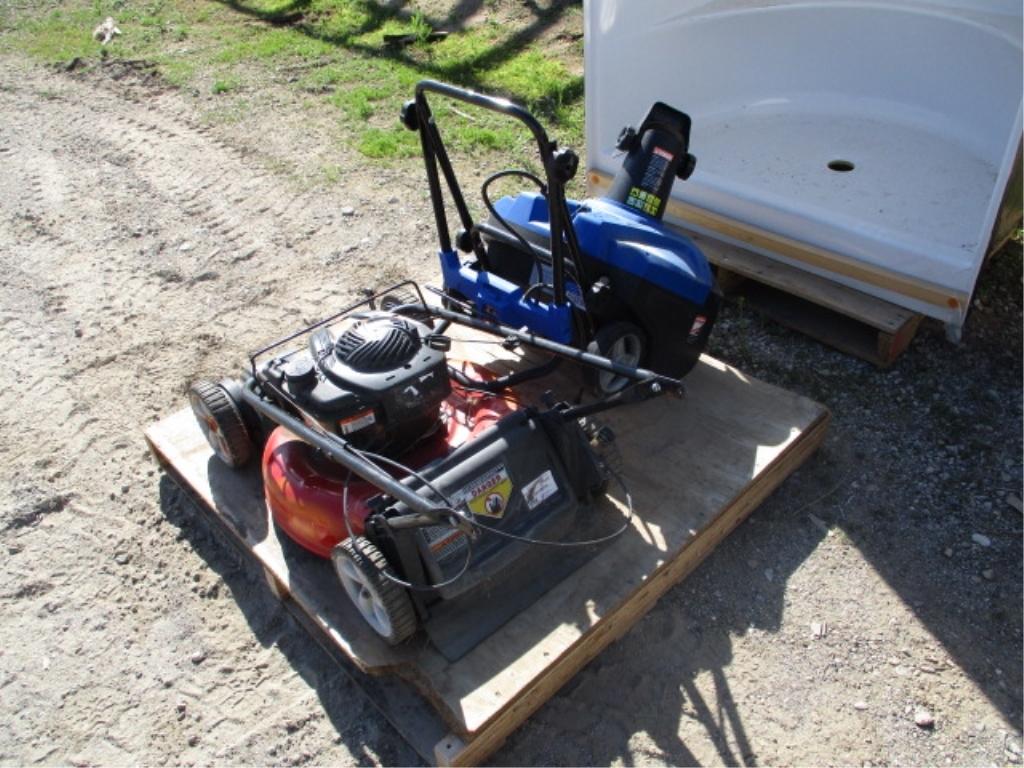 Lot Of Briggs & Stratton Lawn Mower,