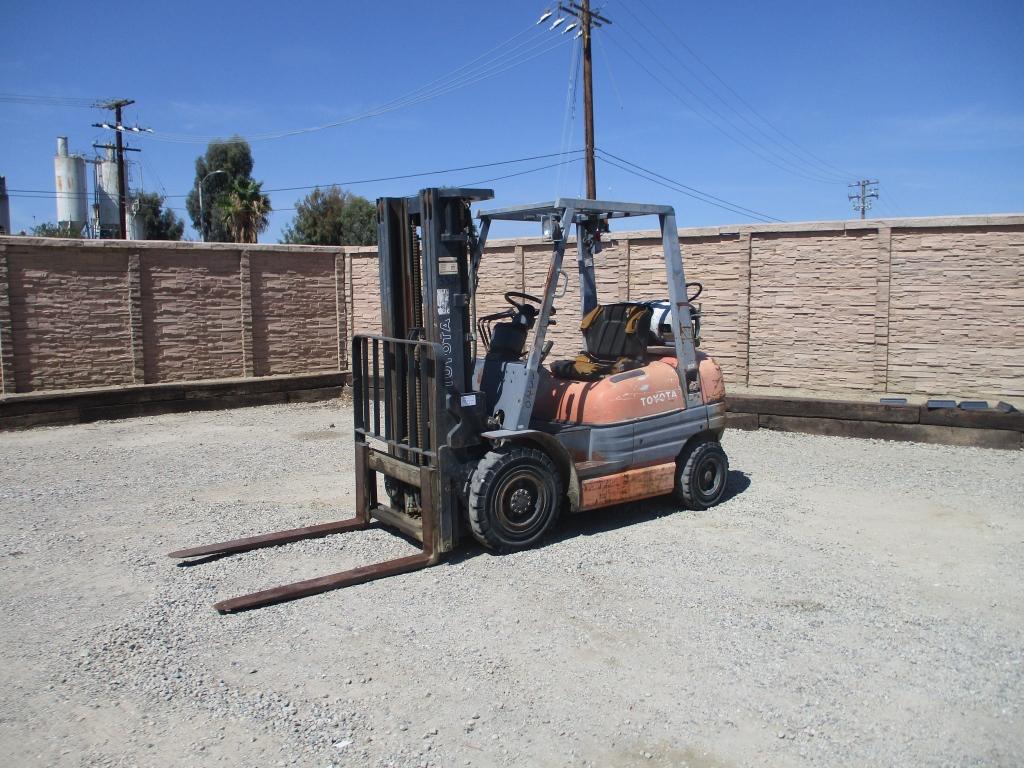 Toyota 42 6FGU25 Warehouse Forklift,