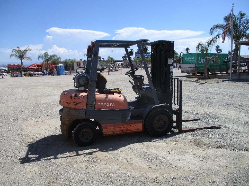 Toyota 42 6FGU25 Warehouse Forklift,