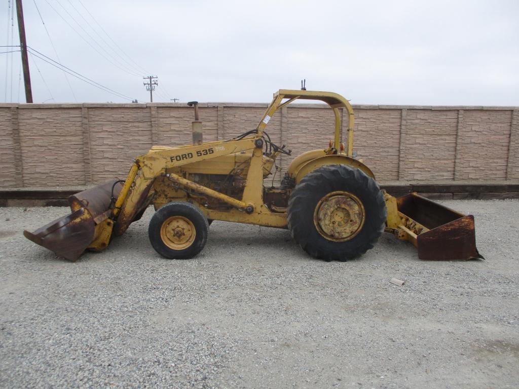 Ford 535 Skip Loader,